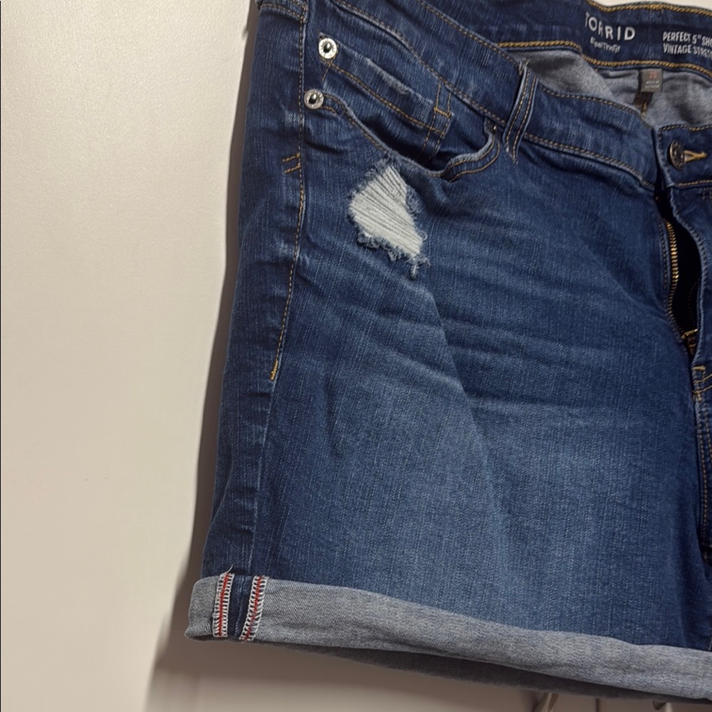 Torrid Distressed Dark Blue Jean Shorts - Picture 3 of 5